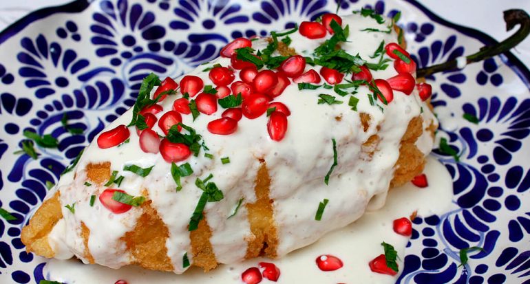 chiles en nogada